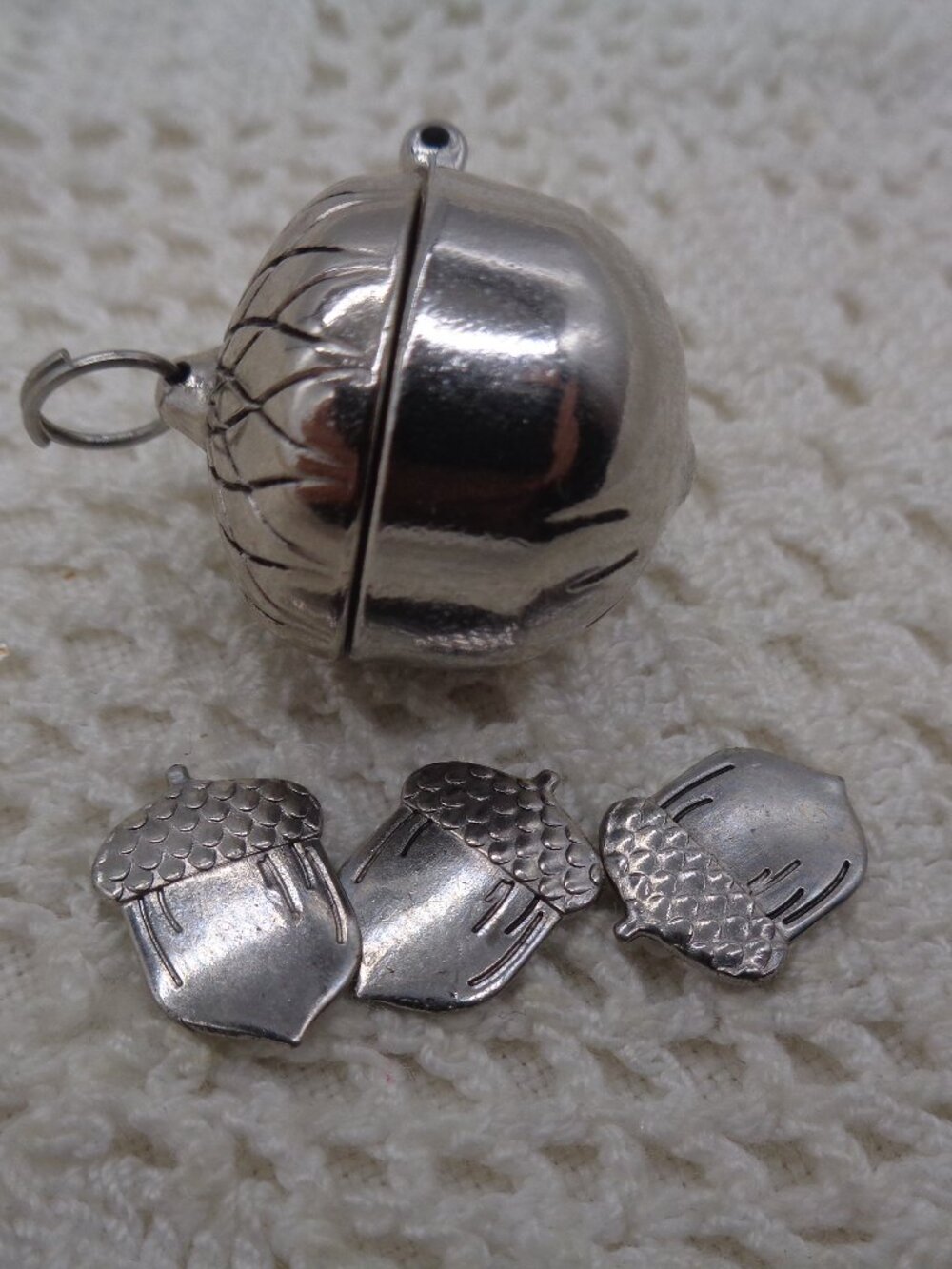 Silver Tone ACORN LOCKET Pillbox PENDANT with Charms